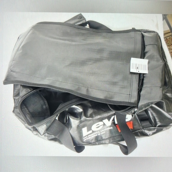 Pair of Levi’s duffle bags NWT - Picture 6 of 10